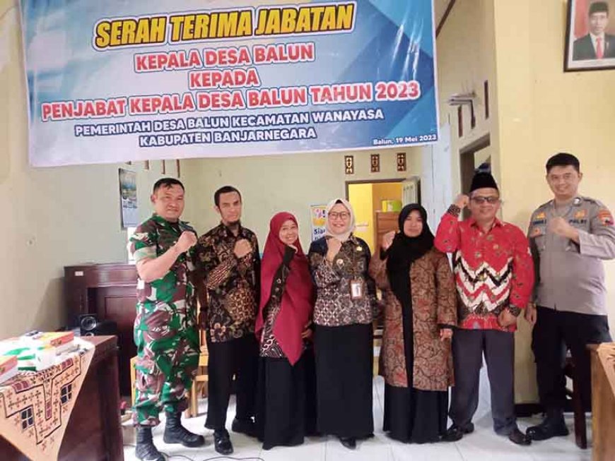 Babinsa Koramil 17/Wanayasa hadiri Serahterima Jabatan Kepala Desa Balun