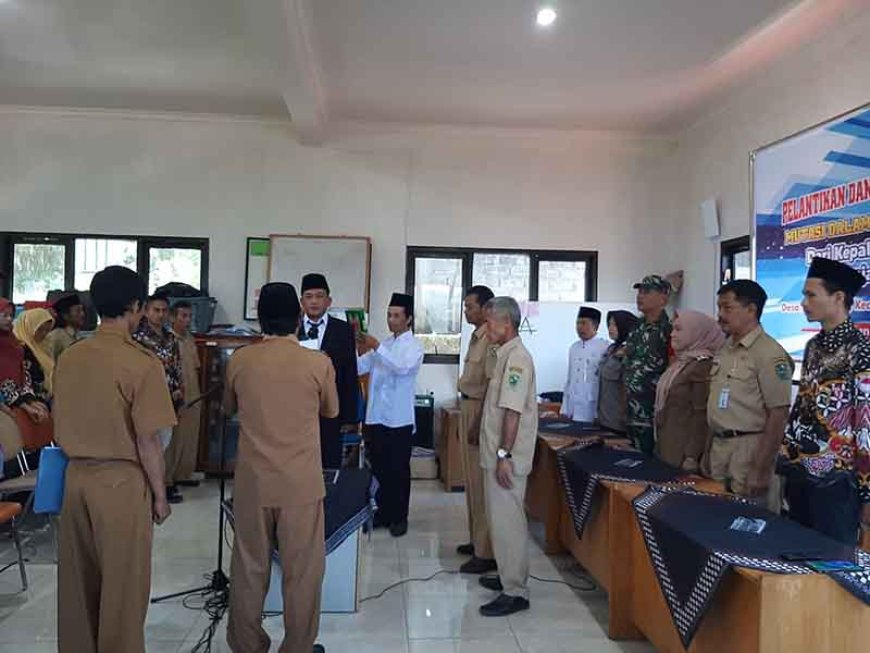 Babinsa Koramil 17 Wanayasa Hadiri Pelantikan Perangkat Desa