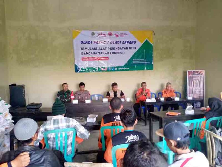 Gladi Posko Uji Alat EWS Gerakan Tanah di Desa Suwidak