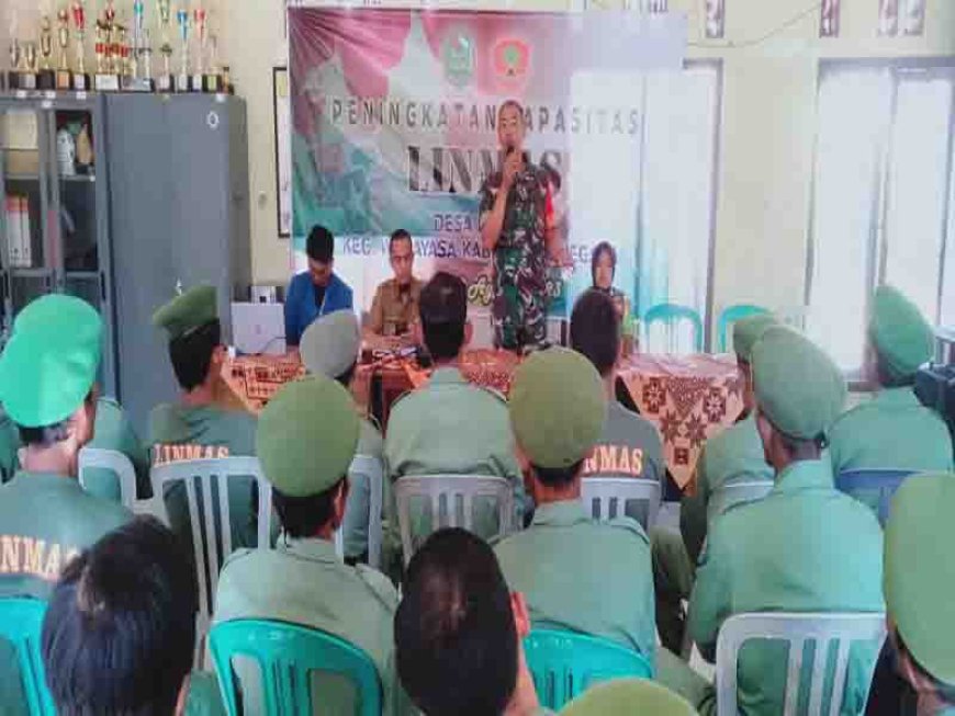 Tingkatkan Kapasitas Satuan Perlindungan Masyarakat(Satlinmas) Babinsa Berikan Pelatihan