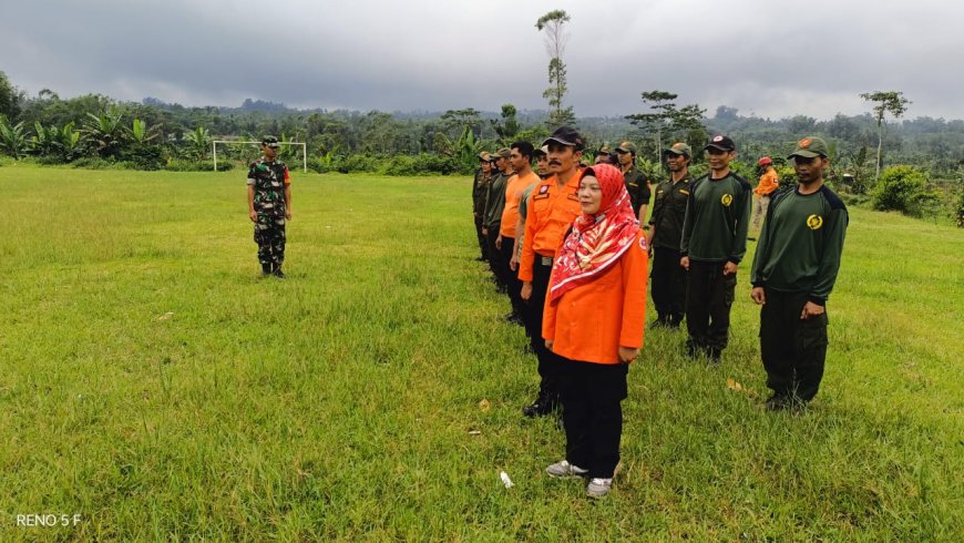 Tingkatkan Kapasitas Satuan Perlindungan Masyarakat(Satlinmas) Babinsa Berikan Pelatihan