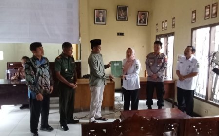 Penyerahan Surat Keputusan(SK) Bupati Banjarnegara Kepada Calon Kepala Desa Terpilih