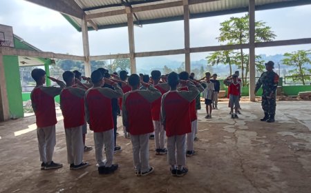 Tanamkan Sikap Disiplin dan Pembentukan Karakter Babinsa Berikan Pelatihan PBB