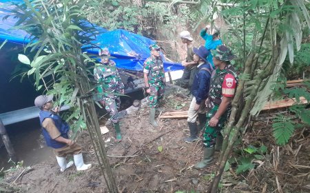 Turun Langsung Mengecek Pipanisasi Babinsa Ikut Mensukseskan Ketahanan Pangan