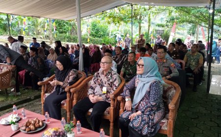 Danramil 17/Wanayasa Mendampingi Bupati Banjarnegara Dalam Penyerahan Sertifikat PTSL Tahun 2025